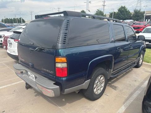 Used 2005 Chevrolet Suburban Z71 w/ Preferred Equipment Group AWD/4WD image 4