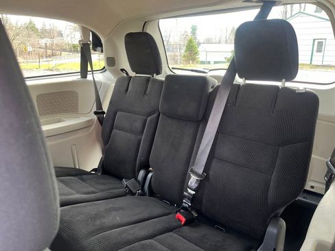 Used 2019 Dodge Grand Caravan SE image 29
