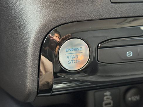 New 2025 Ford Escape SE image 20