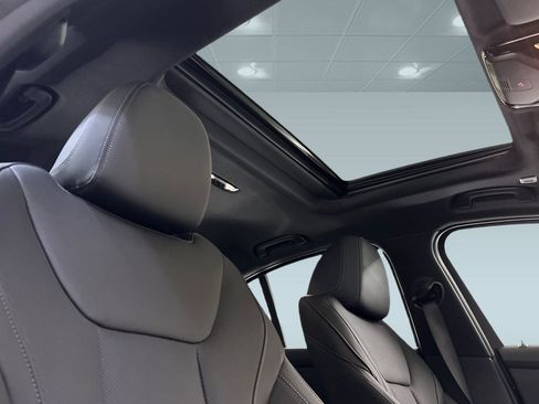 New 2026 BMW 330i Sedan w/ Premium Package image 14