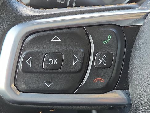 Used 2021 Jeep Wrangler Unlimited Sahara AWD/4WD image 19
