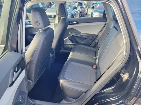 Certified 2023 Volkswagen Taos SE w/ Panoramic Sunroof Package FWD image 10