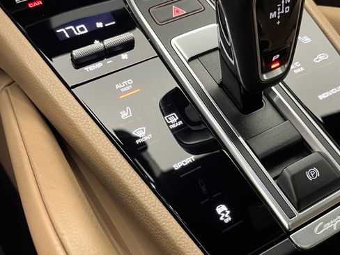 Used 2021 Porsche Cayenne image 17