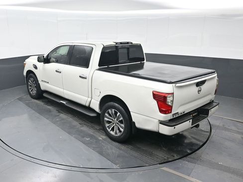 Used 2017 Nissan Titan SL image 19