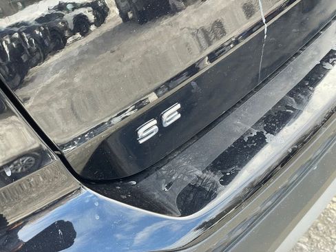 Used 2022 Volkswagen Taos SE image 28