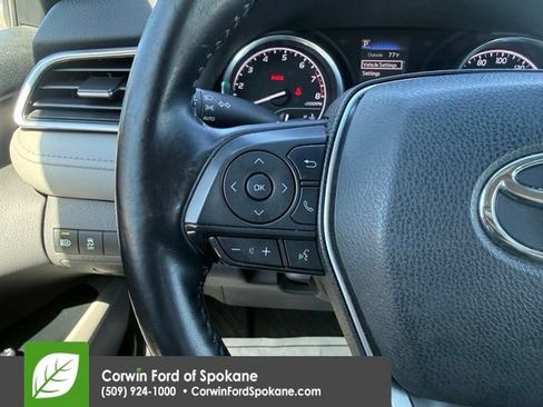 Used 2018 Toyota Camry SE w/ Moonroof Package FWD image 21