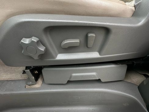 Used 2015 Nissan NV 3500 SL w/ Technology Package image 13