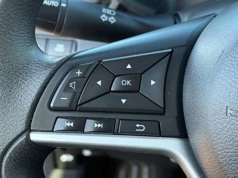 Used 2025 Nissan Altima 2.5 SV AWD/4WD image 19