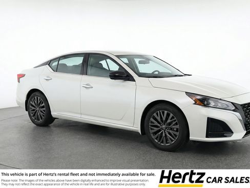 Used 2025 Nissan Altima 2.5 SV FWD image 1