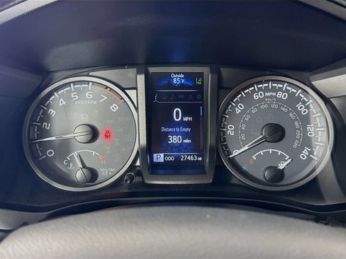 Used 2019 Toyota Tacoma TRD Sport w/ Technology Package RWD image 13