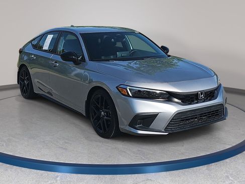 Used 2023 Honda Civic Sport image 3