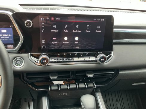 Used 2024 GMC Canyon Elevation w/ Convenience Package image 7