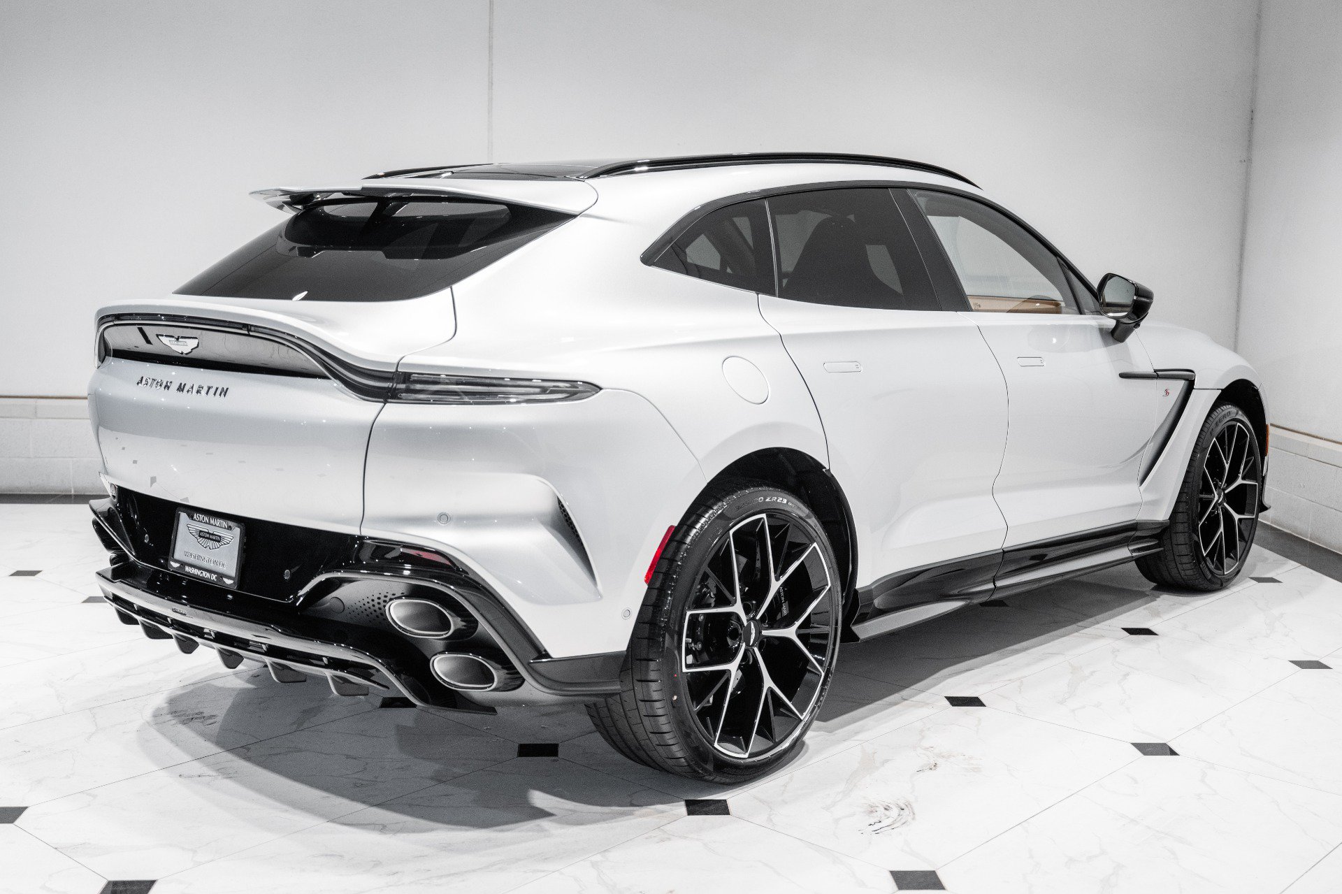 Used 2026 Aston Martin DBX S AWD/4WD image 52