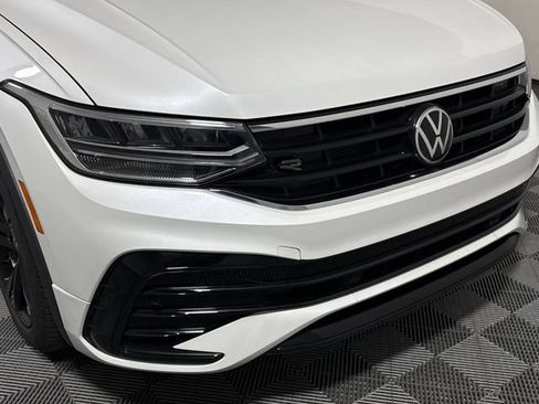 Used 2024 Volkswagen Tiguan SE R-Line AWD/4WD image 12