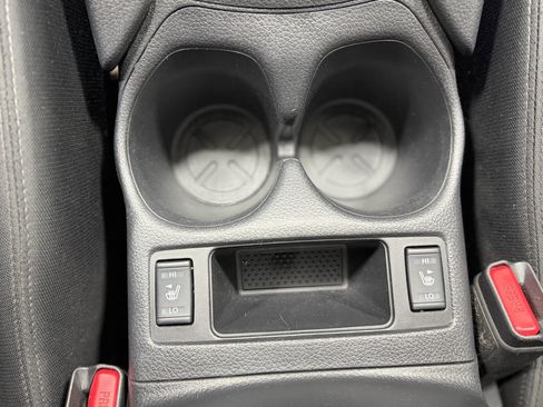 Used 2018 Nissan Rogue SV image 18