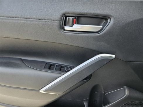 Used 2024 Toyota Corolla Cross XLE image 24