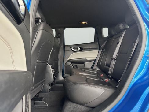 Used 2025 Jeep Compass Limited AWD/4WD image 9