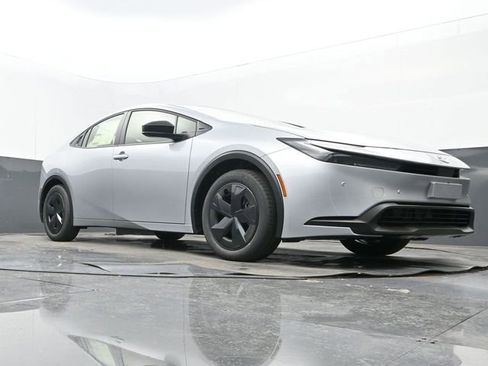 New 2026 Toyota Prius LE image 22