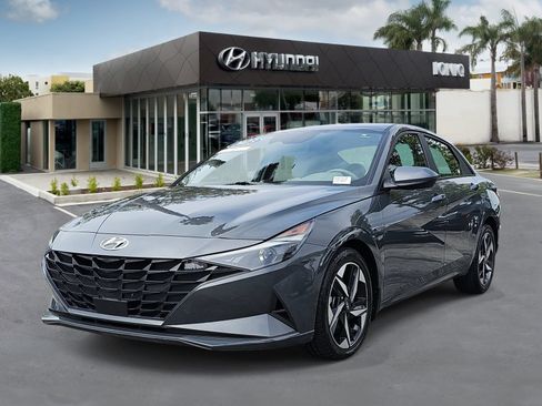 Used 2023 Hyundai Elantra SEL w/ Convenience Package FWD image 7