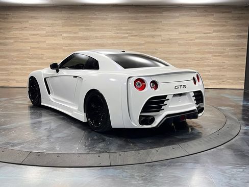 Used 2010 Nissan GT-R Premium AWD/4WD image 13
