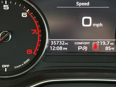 Used 2022 Audi Q5 2.0T Premium w/ Convenience Package AWD/4WD image 24