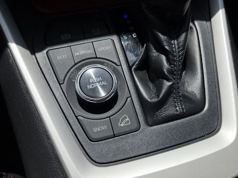 Used 2020 Toyota RAV4 Adventure AWD/4WD image 23