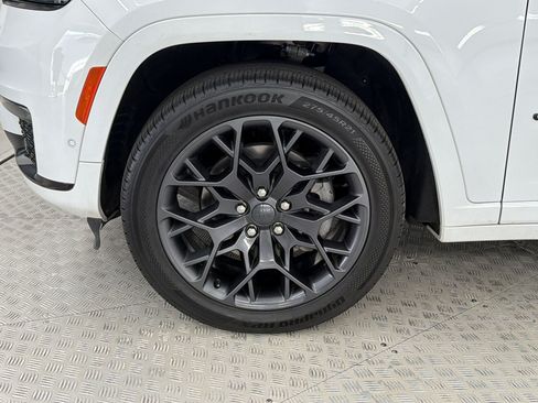 Used 2023 Jeep Grand Cherokee L Summit w/ Advanced Protech Group IV AWD/4WD image 13