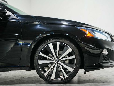 Used 2022 Nissan Altima 2.5 SR FWD image 9