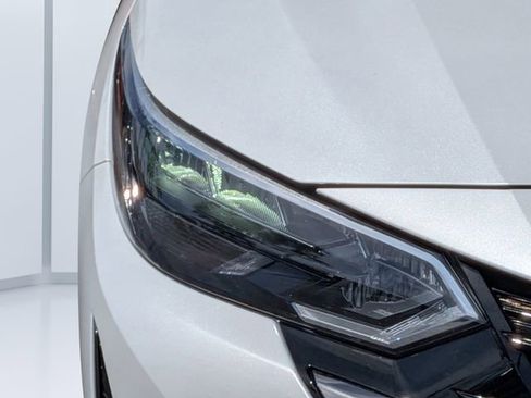 Used 2025 Nissan Sentra SR image 52