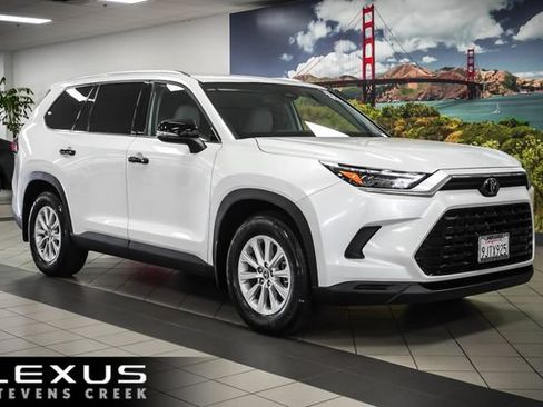 Used 2024 Toyota Grand Highlander AWD image 1