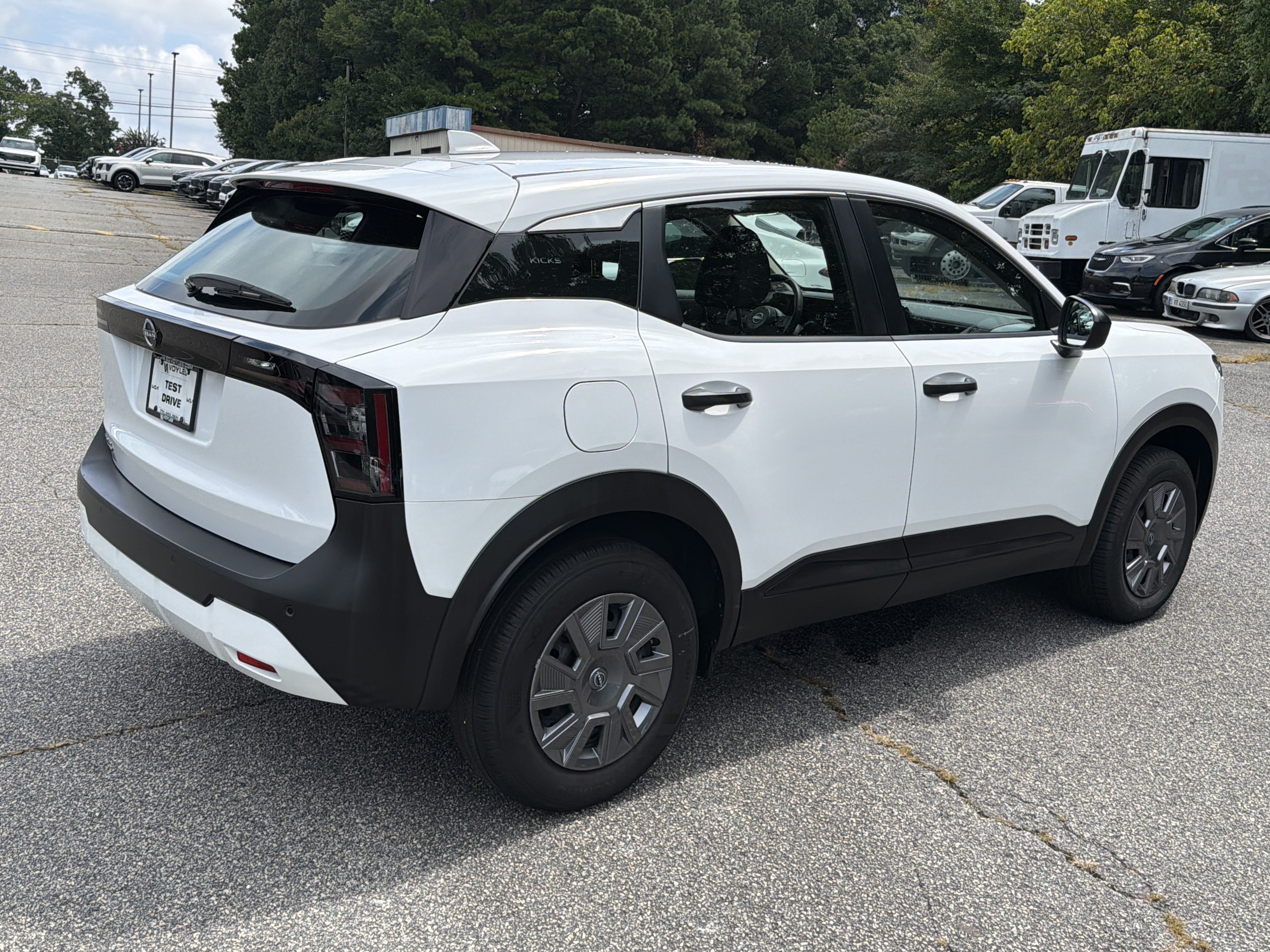 Used 2025 Nissan Kicks S FWD image 7
