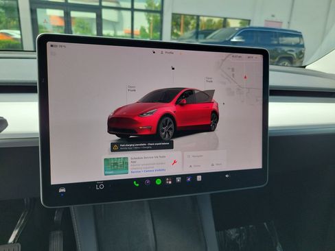 Used 2024 Tesla Model Y Long Range AWD/4WD image 33