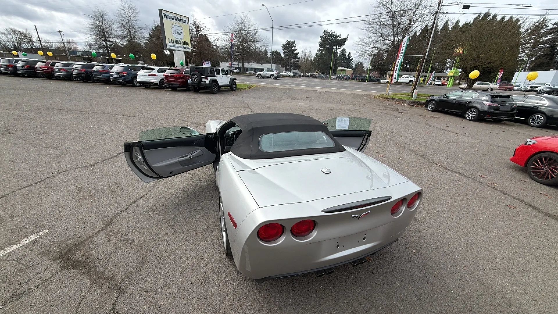 Used 2005 Chevrolet Corvette Convertible w/ Preferred Equipment Group RWD image 9