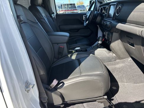 Used 2023 Jeep Wrangler Unlimited Sahara w/ Cold Weather Group image 16