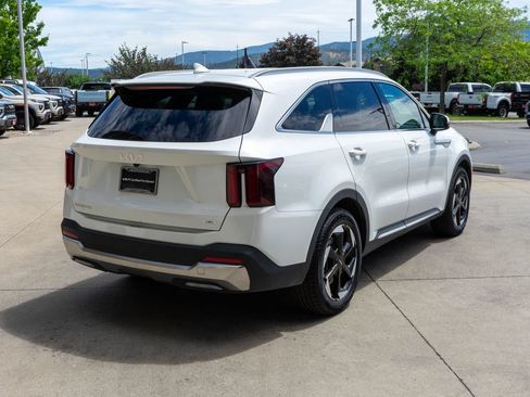 Certified 2025 Kia Sorento EX AWD/4WD image 7
