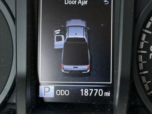 Used 2022 Toyota Tacoma SR RWD image 16