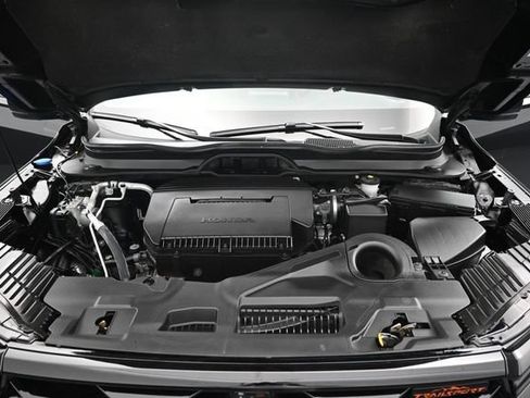 Certified 2025 Honda Pilot TrailSport image 37