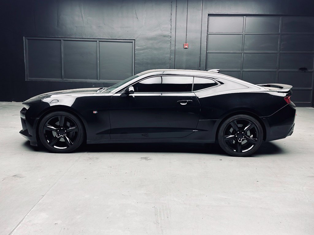 Used 2018 Chevrolet Camaro SS RWD image 4