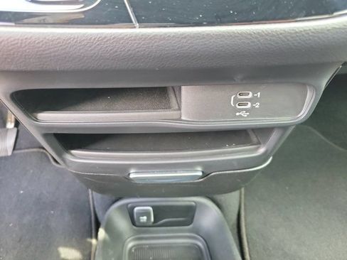 Used 2026 Chrysler Pacifica Select FWD image 14