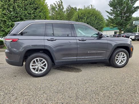Certified 2023 Jeep Grand Cherokee Laredo X AWD/4WD image 7
