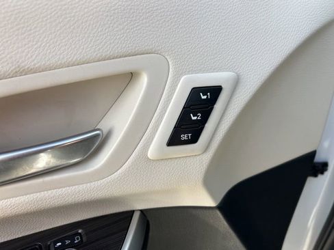 Used 2023 Toyota Sienna Platinum image 17