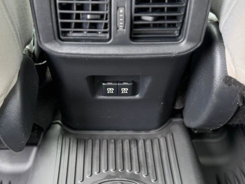 Used 2020 Toyota RAV4 XLE image 7