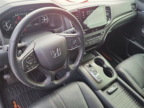 Used 2023 Honda Passport TrailSport image 9