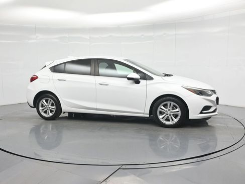 Used 2018 Chevrolet Cruze LT image 24