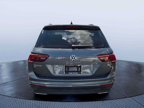 Used 2018 Volkswagen Tiguan SE FWD image 4