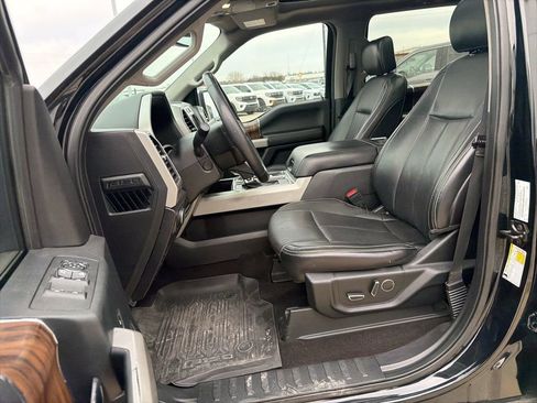 Used 2018 Ford F150 Lariat w/ Equipment Group 502A Luxury image 15