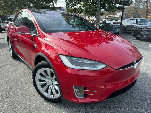 Used 2018 Tesla Model X 75D image 3