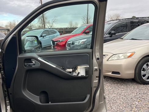 Used 2005 Nissan Pathfinder SE w/ (S01) Side Air Bags Pkg image 11