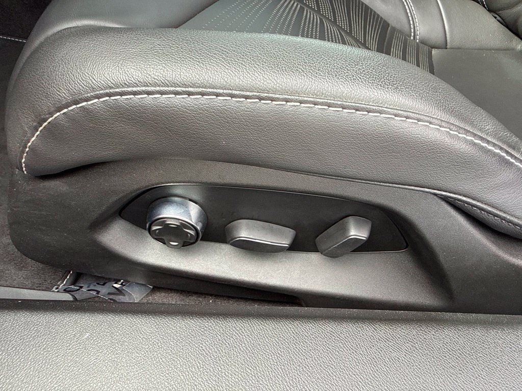 Used 2024 Chevrolet Corvette Stingray Preferred Conv w/ Stealth Interior Trim Package RWD image 10