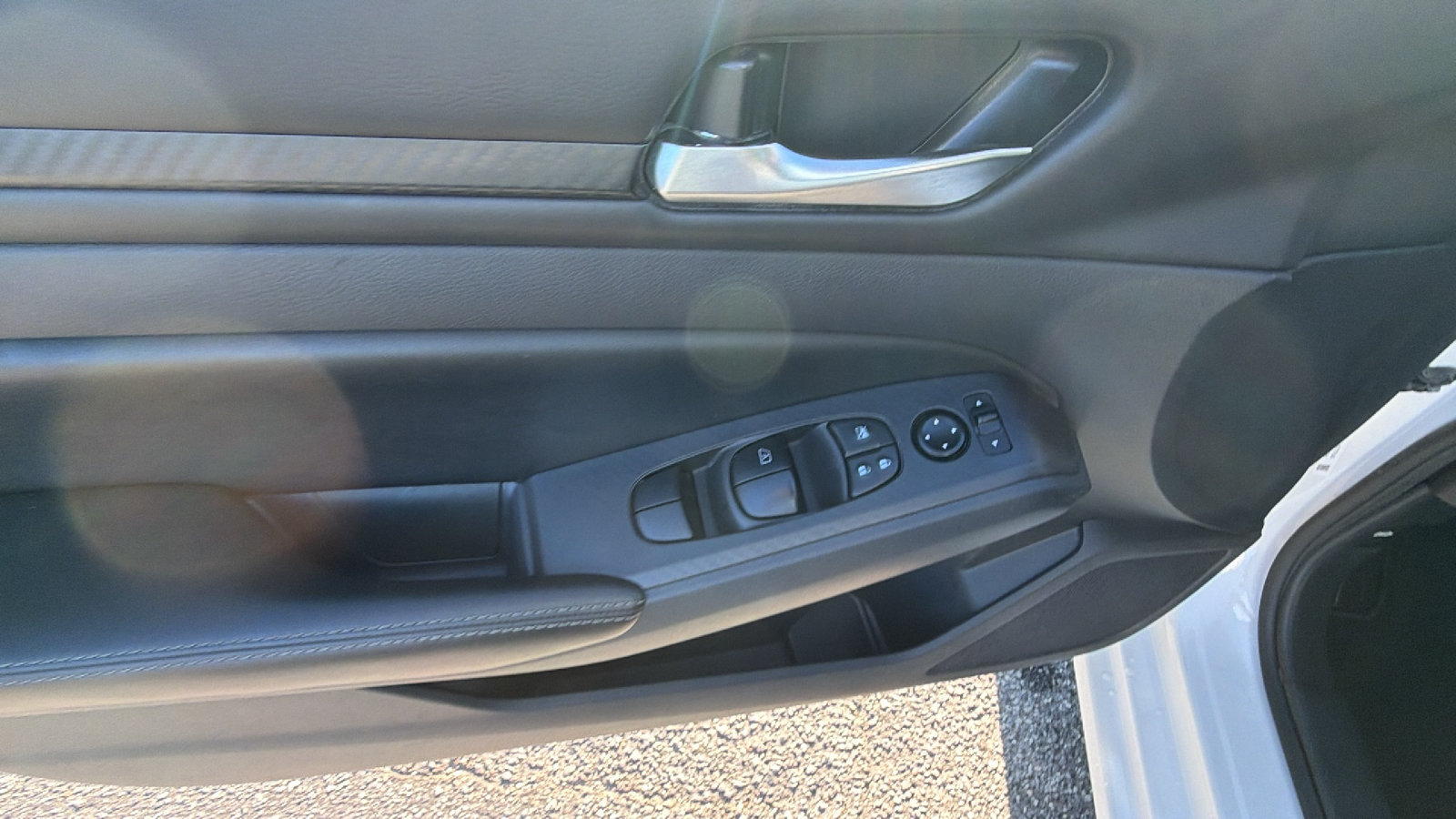 Used 2025 Nissan Altima 2.5 SV FWD image 15